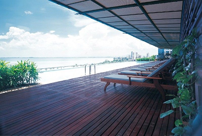 The Millen Penang, Autograph Collection Hotel Georgetown Luaran gambar The pool deck at the 1018