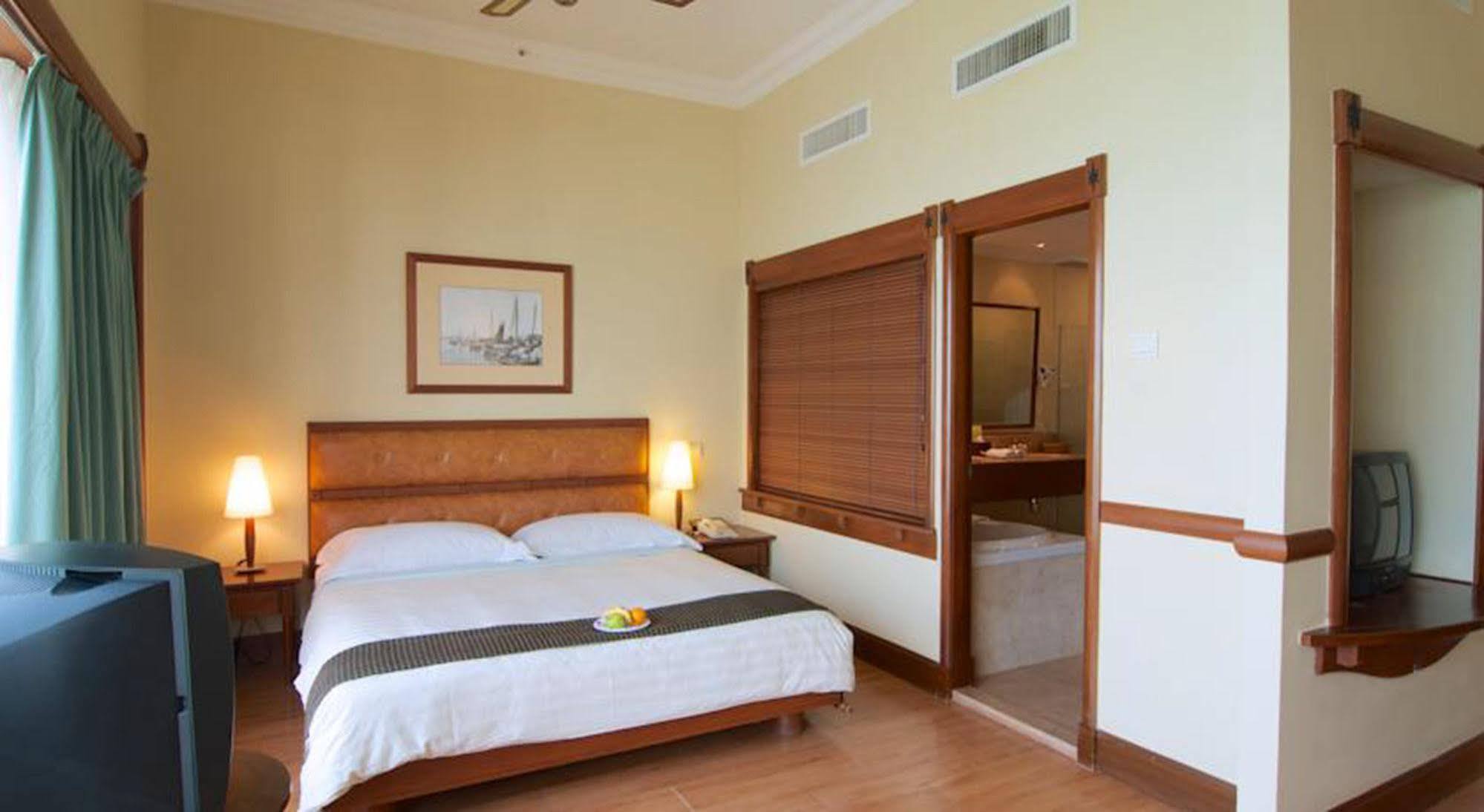 The Millen Penang, Autograph Collection Hotel Georgetown Luaran gambar A room at the hotel
